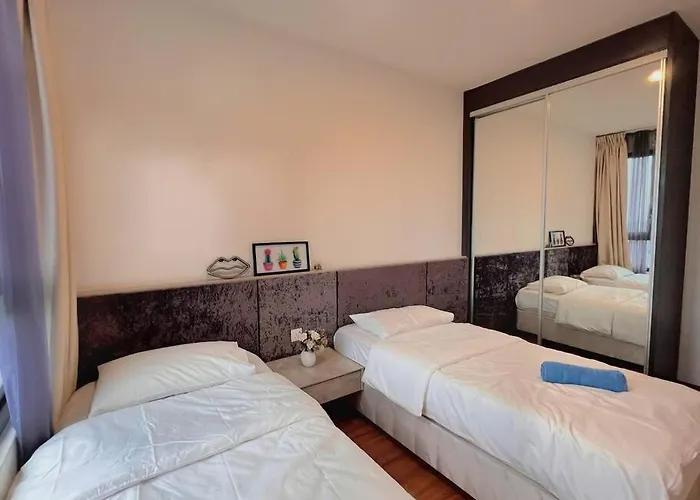 2 Bedroom & 2 Bth With Free Parking @ Near Themepark, Snowwalk & Central I-City Mall
