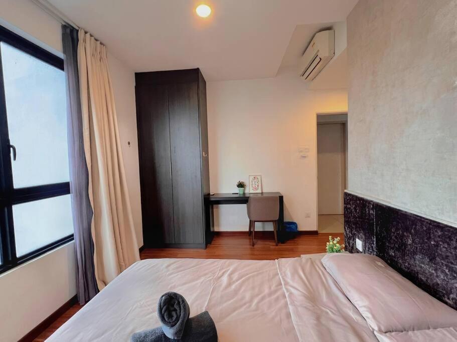 2 Bedroom & 2 Bth With Free Parking @ Near Themepark, Snowwalk & I-city Mall