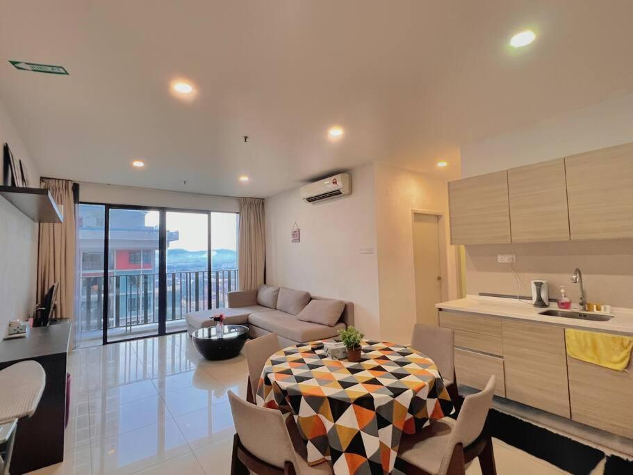 Apartment 2 Bedroom & 2 Bth With Free Parking @ Near Themepark, Snowwalk & I-city Mall Shah Alam
