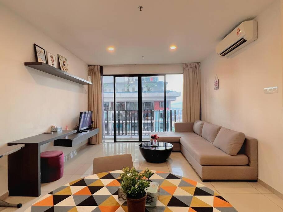 Apartment 2 Bedroom & 2 Bth With Free Parking @ Near Themepark, Snowwalk & I-city Mall Shah Alam